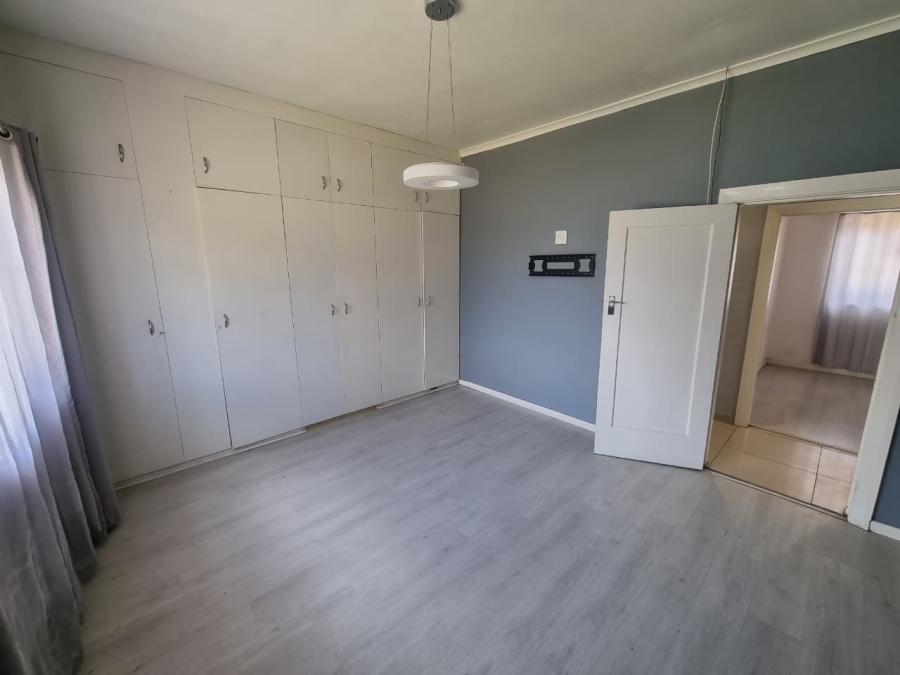 4 Bedroom Property for Sale in Claremont Western Cape